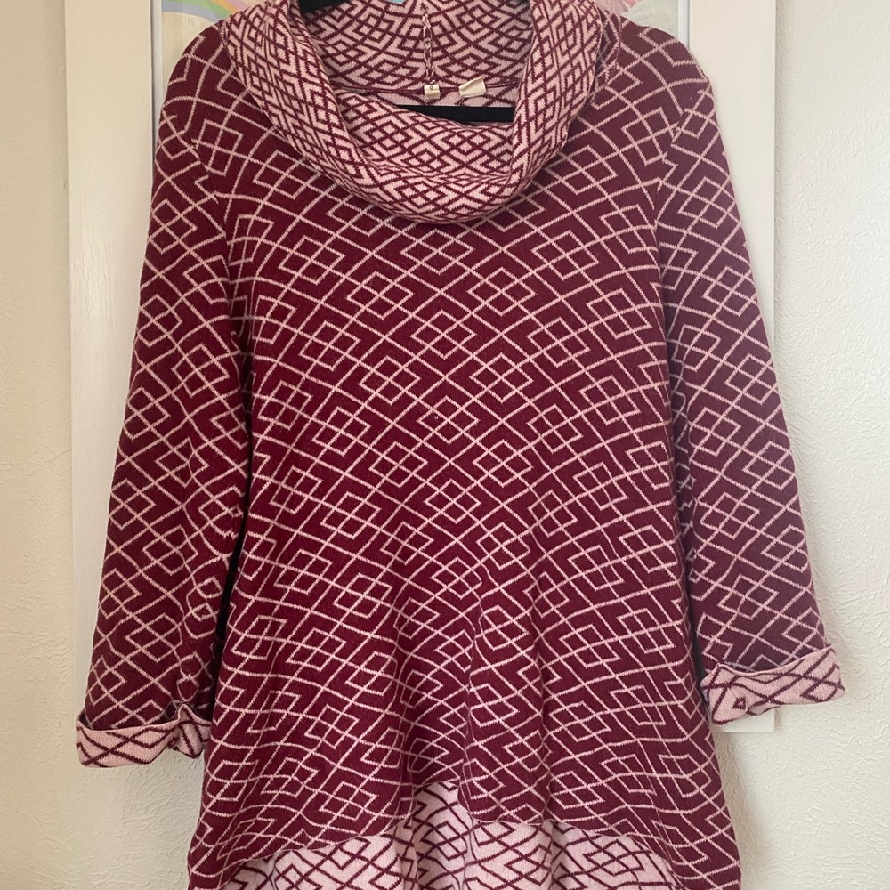 Moth Burgundy and Pink Geometric Tunic